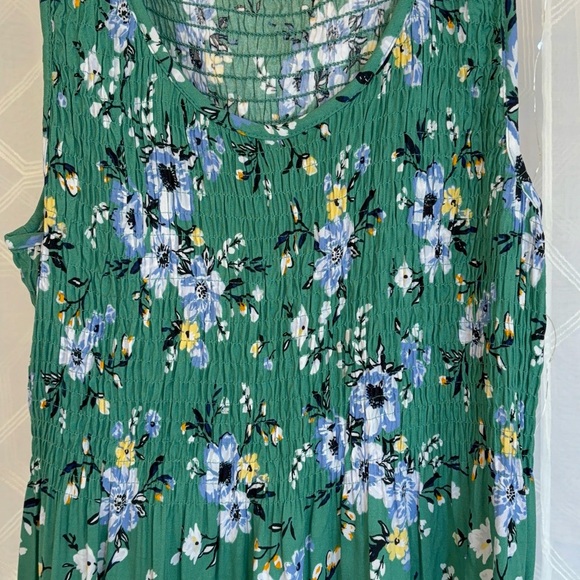 Croft & Barrow Cottagecore  midi dress in a green and white floral Size MP - Picture 4 of 8